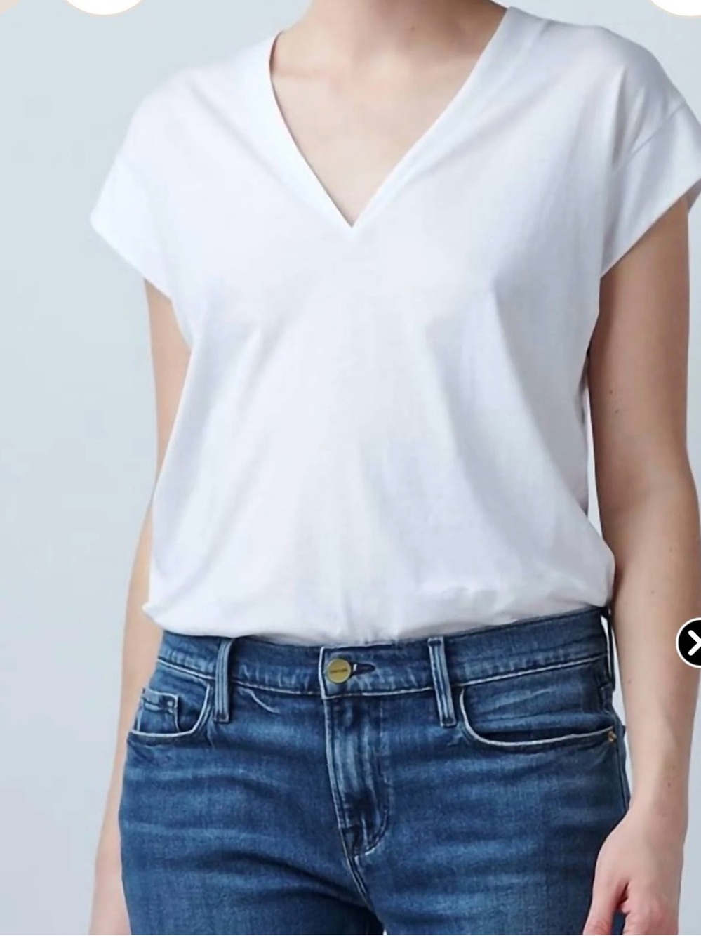 Frame Denim Le Mid-Rise, White V-Neck Short Sleeve Tee in Blanc sz L